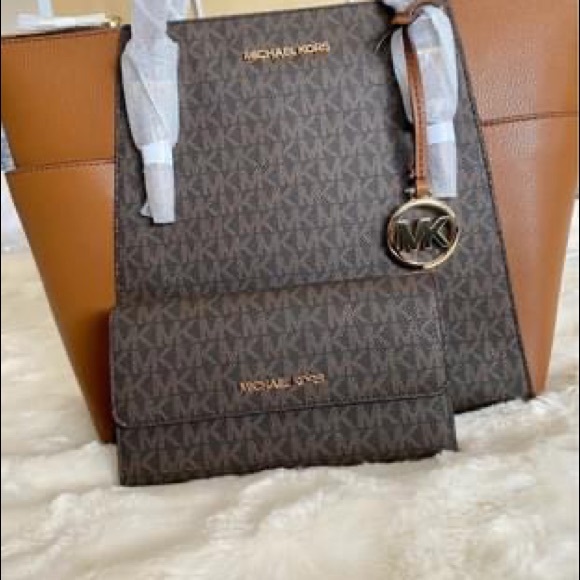 Michael kors charlotte tote - Picture 2 of 7